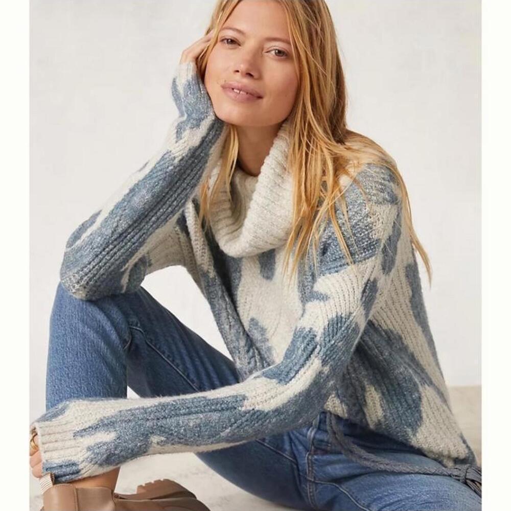 Pilcro Anthropologie Spotted Turtleneck Sweater Cream & Blue Women XS Oversized - Picture 11 of 13